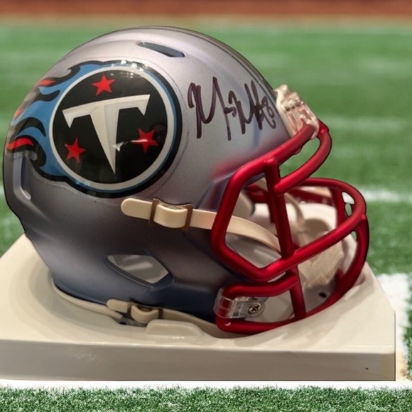 Marcus Mariota Autographed Tennessee Titans Speed Mini Helmet‎ JSA AA39316
